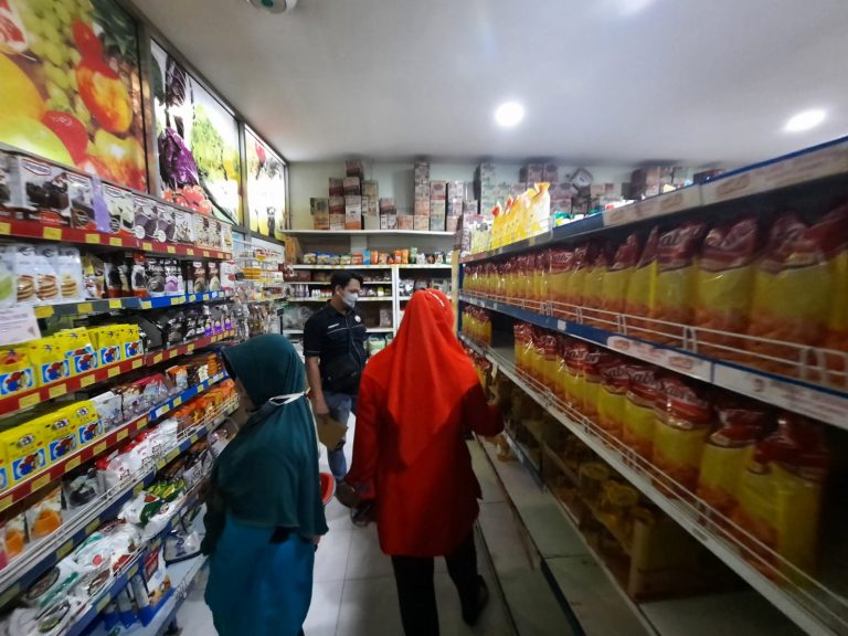 ASOSIASI TOKO MODERN DI BANTUL MERESPON KELANGKAAN MINYAK