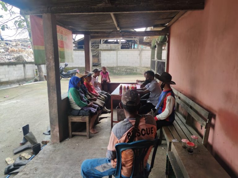 Komunitas Pemulung Di TPST Piyungan Mardiko Mengajak Guyub Rukun.