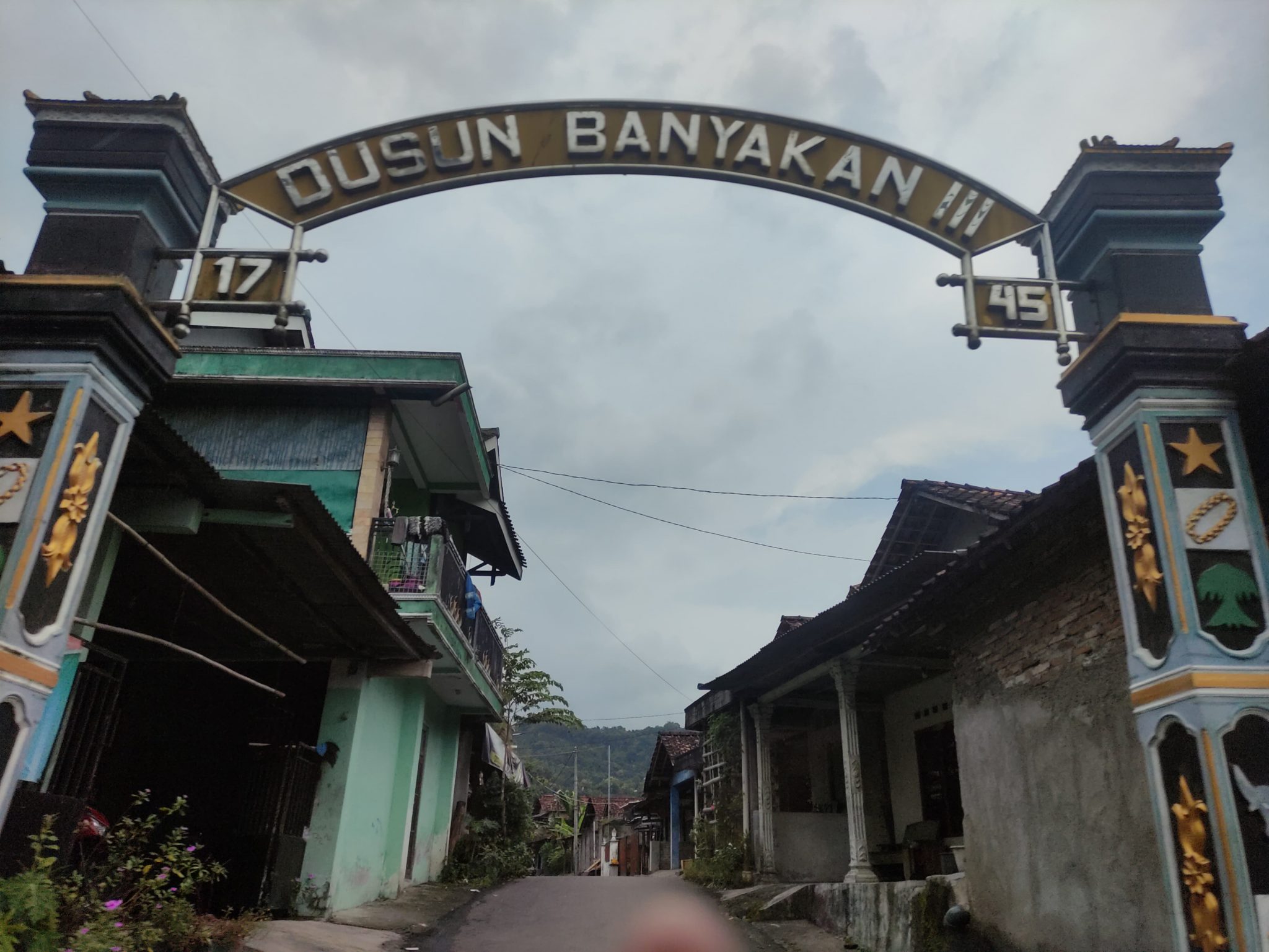 MESKI MENOLAK PEMBANGUNAN TPS WARGA TETAP MENDUKUNG KAMTIBMAS