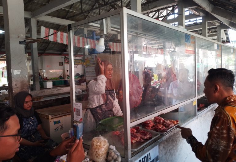 KELOMPOK PEDAGANG SAPI DUKUNG UPAYA DINAS KETAHANAN PANGAN DALAM PENANGGULANGAN PMK