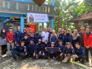 BEM Universitas Alma Atta Tanam Mangrove di Pantai Baros, Dorong Kepedulian Lingkungan BEM Universitas Alma Atta Tanam Mangrove di Pantai Baros, Dorong Kepedulian Lingkungan
