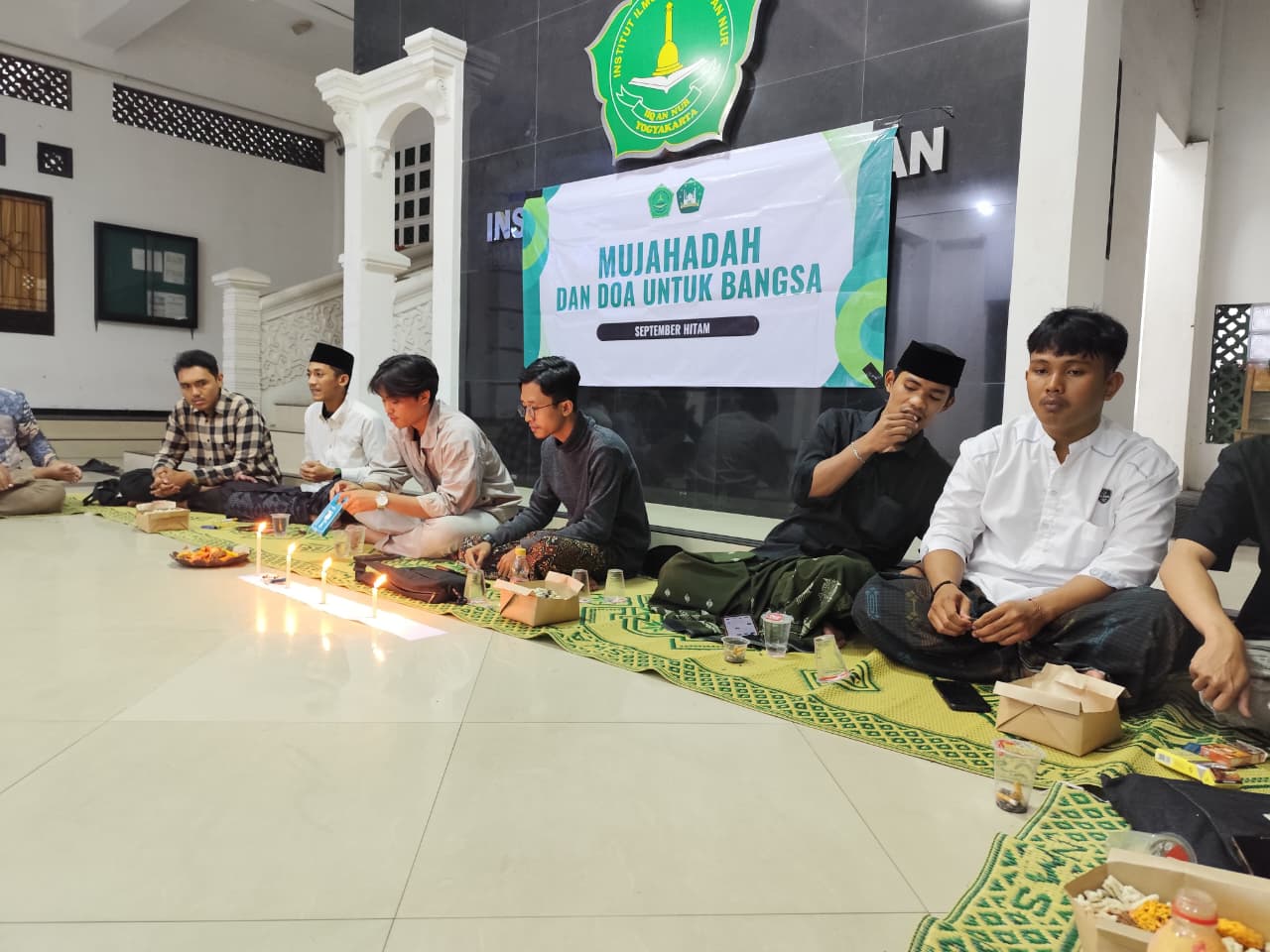 Mujahadah dan Doa untuk Bangsa Digelar di Kampus IIQ An Nur Yogyakarta Mujahadah dan Doa untuk Bangsa Digelar di Kampus IIQ An Nur Yogyakarta